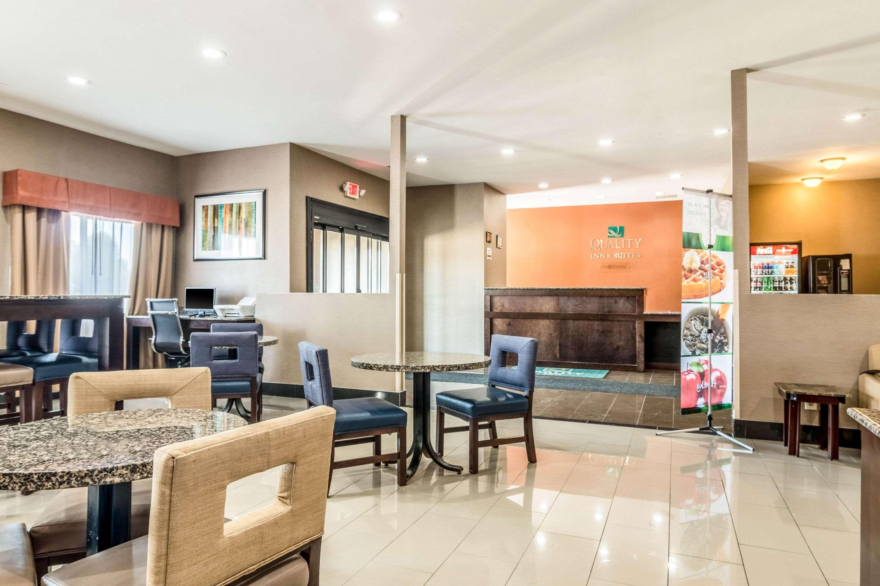 Quality Inn & Suites Salem Near I-57 Екстериор снимка