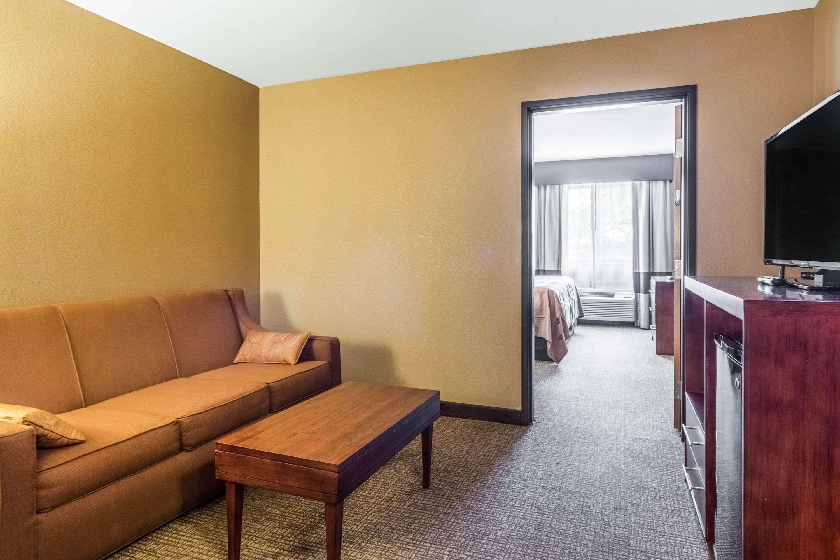 Quality Inn & Suites Salem Near I-57 Екстериор снимка